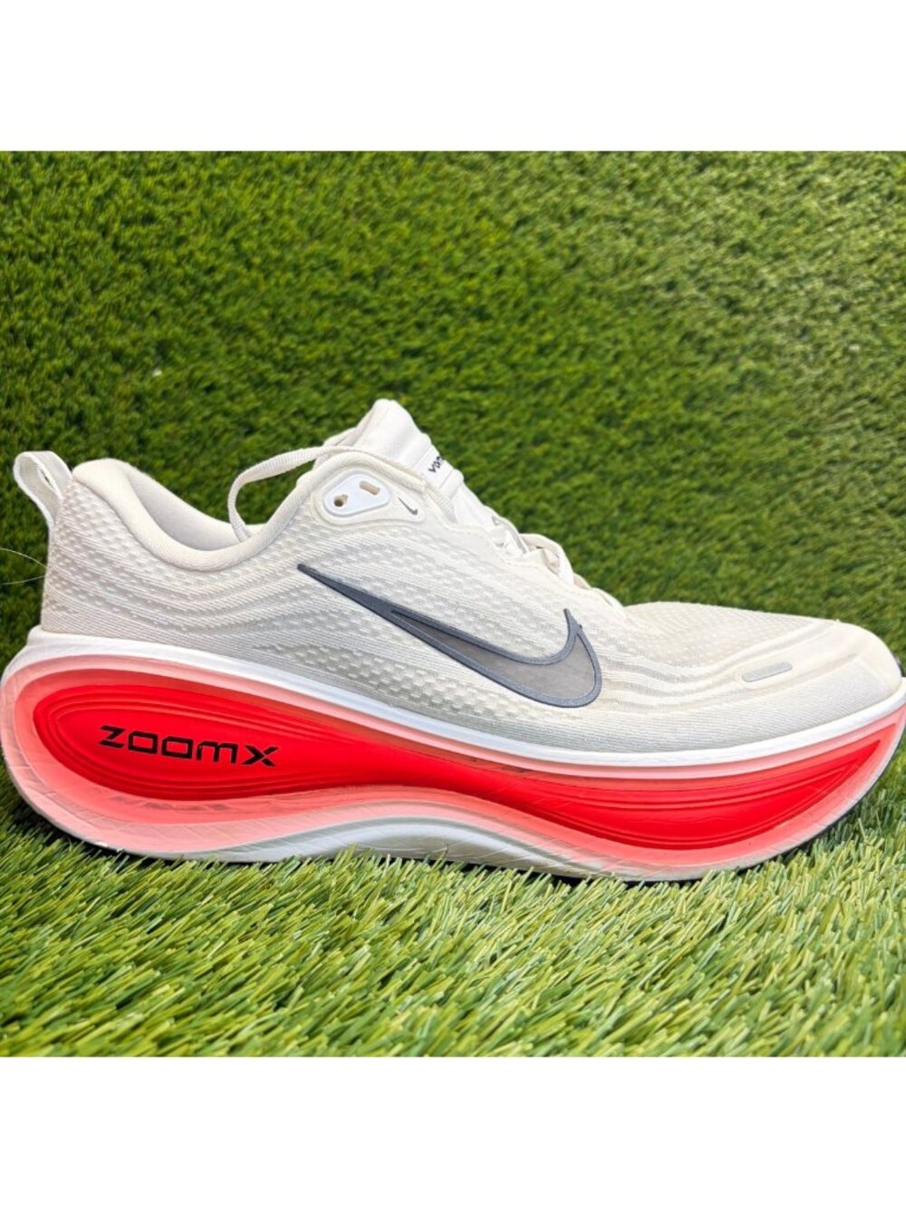 Nike Air Zoom Vomero Plus Mens Size 12.5EE White Athletic Running Shoes Sneakers